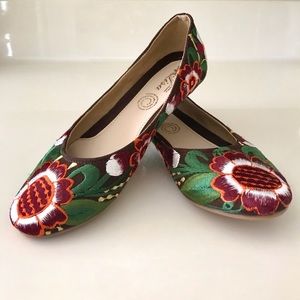 Mexican embroidered flats - Floral women shoes